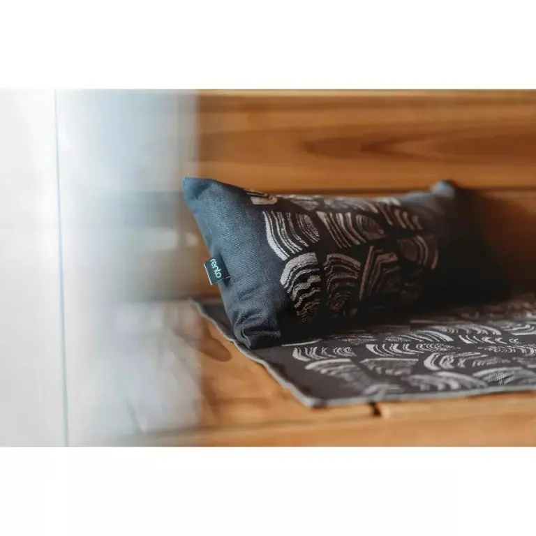 Pino Sauna Pillow – Black (19.7" x 8.7") | Rento